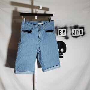 Levi's Classic Bermuda Shorts Striped  Sz 28 womens